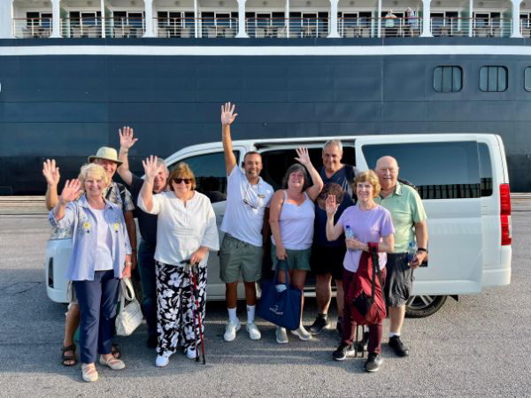 Shuttle Transfers Service Image